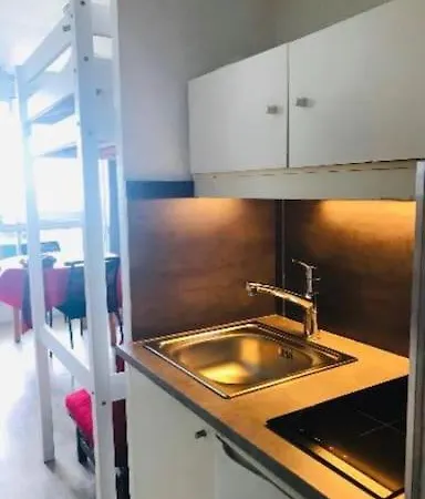 Joli 21m2 Vue Port+mer Etbalcon דירה *